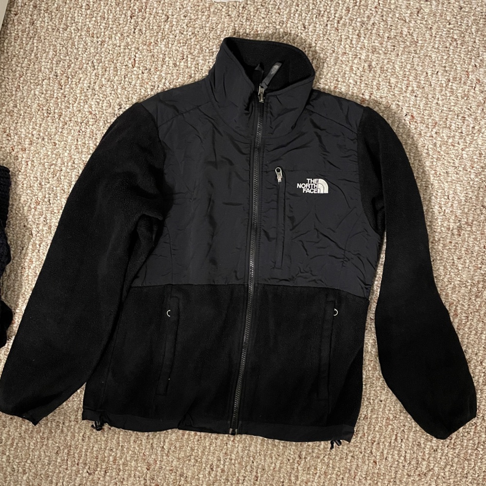 North Face Women’s black fleece jacket